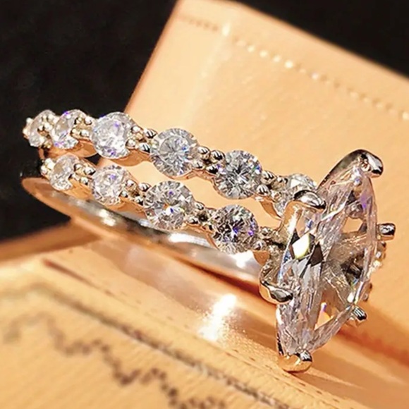 💍Sterling Silver Marquis & Round Cut Zircon 2Piece Bridal Ring Set - Picture 6 of 10